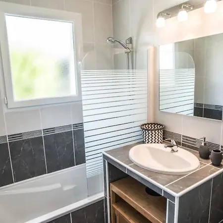 Au Charme Familial Avec Belle Terrasse Et Piscine Chauffee * La Teste-de-Buch