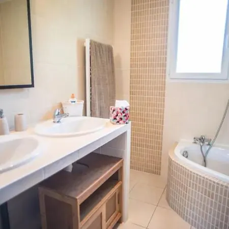 Au Charme Familial Avec Belle Terrasse Et Piscine Chauffee Villa La Teste-de-Buch