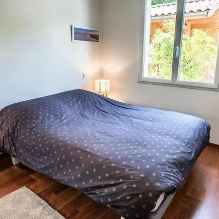 Au Charme Familial Avec Belle Terrasse Et Piscine Chauffee