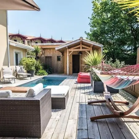 Villa Au Charme Familial Avec Belle Terrasse Et Piscine Chauffee La Teste-de-Buch