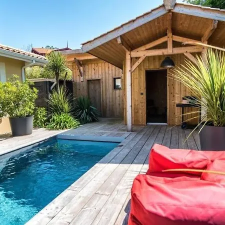 Au Charme Familial Avec Belle Terrasse Et Piscine Chauffee Villa *