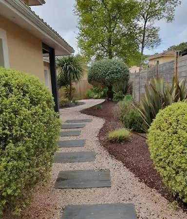 Au Charme Familial Avec Belle Terrasse Et Piscine Chauffee La Teste-de-Buch